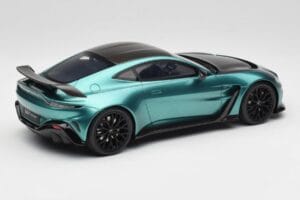 Aston Martin V12 Vantage Racing Green GT Spirit 1:18 GT922 Resina — immagine 2 di 6