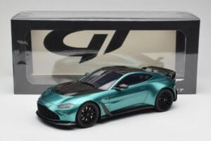 Aston Martin V12 Vantage Racing Green GT Spirit 1:18 GT922 Resina — immagine 6 di 6