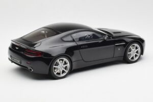 Aston Martin V8 Vantage Onyx Nero AUTOart 1:18 70202 Pressofusione — immagine 3 di 8