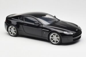 Aston Martin V8 Vantage Onyx Nero AUTOart 1:18 70202 Pressofusione — immagine 6 di 8