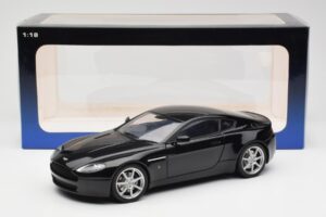 Aston Martin V8 Vantage Onyx Nero AUTOart 1:18 70202 Pressofusione — immagine 8 di 8