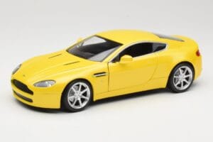 Aston Martin V8 Vantage Giallo Hot Wheels 1:18 G7159 Pressofusione