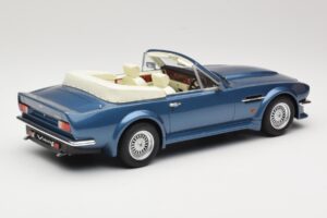 Aston Martin V8 Volante Blu GT Spirit 1:18 GT128 Resina — immagine 2 di 6