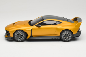 Aston Martin Valiant Auric Gold Metallic GT Spirit 1:18 GT546 Resina — immagine 3 di 6