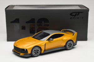 Aston Martin Valiant Auric Gold Metallic GT Spirit 1:18 GT546 Resina — immagine 6 di 6