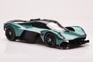 Aston Martin Valkyrie Racing Green GT Spirit 1:18 GT435 Resina — immagine 4 di 6