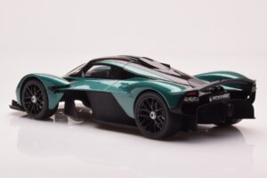 Aston Martin Valkyrie Racing Green GT Spirit 1:18 GT435 Resina — immagine 5 di 6