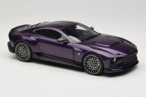 Aston Martin Valour Blu Scuro GT Spirit 1:18 GT944 Resina — immagine 4 di 6