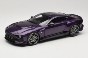 Aston Martin Valour Blu Scuro GT Spirit 1:18 GT944 Resina