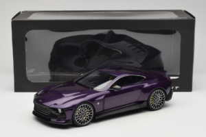 Aston Martin Valour Blu Scuro GT Spirit 1:18 GT944 Resina — immagine 6 di 6