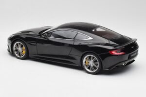 Aston Martin Vanquish Onyx Nero AUTOart 1:18 70247 Pressofusione — immagine 7 di 8