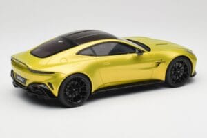 Aston Martin Vantage Cosmopolitan Yellow GT Spirit 1:18 GT514 Resina — immagine 2 di 6
