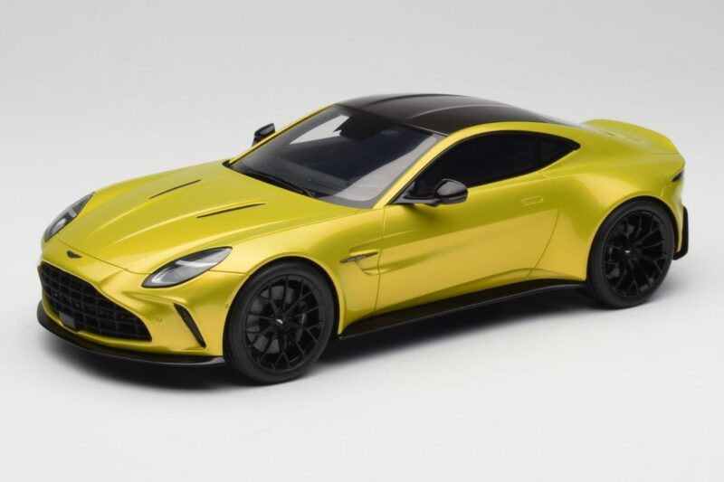 Aston Martin Vantage Cosmopolitan Yellow GT Spirit 1:18 GT514 Resina