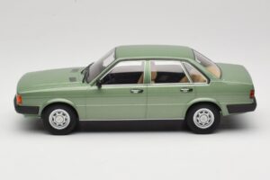 Audi 80 B2 Verde MCG 1:18 MCG18525 Pressofusione — immagine 3 di 6