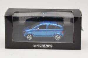 Audi A2 Light Blue Metallic Minichamps 1:43 AUDI007 Pressofusione — immagine 4 di 4
