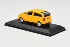 Audi A2 8Z Giallo Minichamps 1:43 AUDI005 Pressofusione — immagine 3 di 4