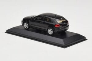 Audi A3 8P Black Metallic Minichamps 1:43 12000 Pressofusione — immagine 3 di 4