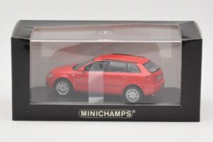 Audi A3 8P Sportback Rosso Minichamps 1:43 5010403023 Pressofusione — immagine 4 di 4