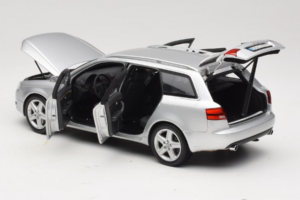 Audi A4 B7 3.2 Quattro Avant Argento Minichamps 1:18 5010404215 Pressofusione — immagine 5 di 8