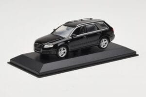 Audi A4 B7 Avant Nero Minichamps 1:43 AUDI008 Pressofusione — immagine 2 di 3