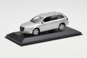 Audi A4 B7 Avant Argento Minichamps 1:43 AUDI009 Pressofusione — immagine 2 di 4
