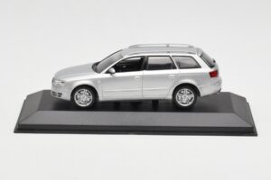 Audi A4 B7 Avant Argento Minichamps 1:43 AUDI009 Pressofusione