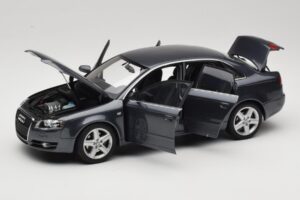 Audi A4 B7 Grigio Metallizzato Minichamps 1:18 100014400 Pressofusione — immagine 2 di 8