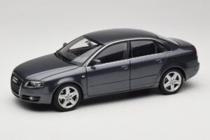 Audi A4 B7 Grigio Metallizzato Minichamps 1:18 100014400 Pressofusione