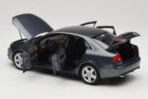 Audi A4 B7 Grigio Metallizzato Minichamps 1:18 100014400 Pressofusione — immagine 5 di 8