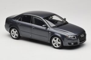 Audi A4 B7 Grigio Metallizzato Minichamps 1:18 100014400 Pressofusione — immagine 6 di 8