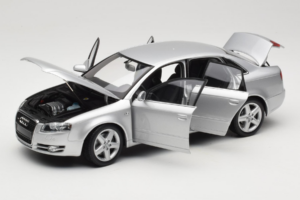 Audi A4 B7 Argento Minichamps 1:18 100014402 Pressofusione — immagine 2 di 8