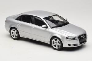 Audi A4 B7 Argento Minichamps 1:18 100014402 Pressofusione — immagine 6 di 8
