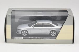 Audi A4 B8 3.2 Quattro Ice Argento Minichamps 1:43 5010704113 Pressofusione — immagine 4 di 4