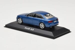 Audi A4 B8 3.2 Quattro Aruba Blue Minichamps 1:43 5010704123 Pressofusione — immagine 3 di 4