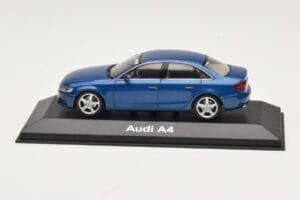 Audi A4 B8 3.2 Quattro Aruba Blue Minichamps 1:43 5010704123 Pressofusione