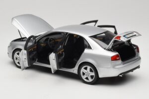 Audi A4 B8 3.2 Quattro Argento Minichamps 1:18 5010404115 Pressofusione — immagine 5 di 8