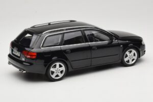 Audi A4 B8 Avant 3.2 Quattro Nero Minichamps 1:18 5010404225 Pressofusione — immagine 3 di 8