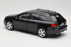 Audi A4 B8 Avant 3.2 Quattro Nero Minichamps 1:18 5010404225 Pressofusione — immagine 7 di 8