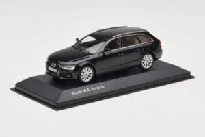 Audi A4 B8 Avant Phantom Black Minichamps 1:43 5011204223 Pressofusione — immagine 2 di 4