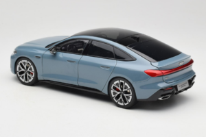 Audi A5L Sportback Azzurro Grigio OEM 1:18 ZAM60004B Pressofusione — immagine 7 di 8