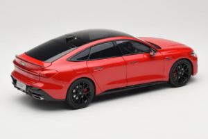 Audi A5L Sportback Rosso OEM 1:18 ZAM60004A Pressofusione — immagine 3 di 8