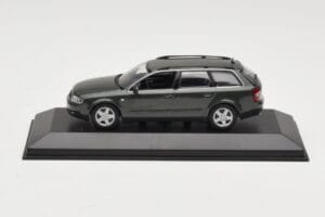 Audi A6 C5 Avant Grigio Scuro Minichamps 1:43 AUDI006 Pressofusione