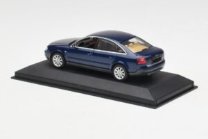Audi A6 C5 Blu Scuro Minichamps 1:43 132093 Pressofusione — immagine 3 di 4