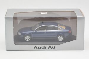 Audi A6 C5 Blu Scuro Minichamps 1:43 132093 Pressofusione — immagine 4 di 4