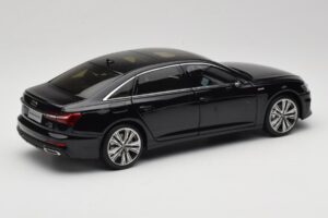 Audi A6L C8 Nero Paudi Model 1:18 42499 Pressofusione — immagine 3 di 8