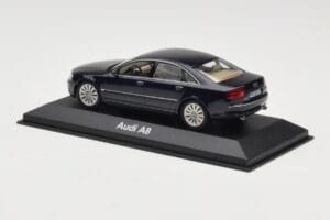 Audi A8 D3 Blue Metallic Light Interior Minichamps 1:43 20000001386003 Pressofusione — immagine 3 di 4
