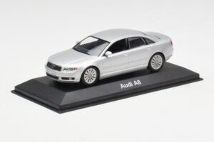 Audi A8 D3 Argento Minichamps 1:43 20000001386001 Pressofusione — immagine 2 di 4