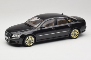 Audi A8 D3 W12 Nero Kyosho 1:18 5010508135 Pressofusione
