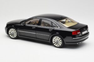 Audi A8 D3 W12 Nero Kyosho 1:18 09212BK Pressofusione — immagine 7 di 8