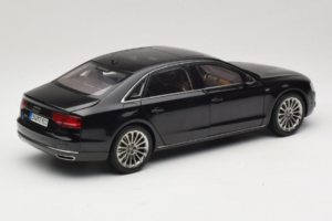 Audi A8L D3 W12 Phantom Black Kyosho 1:18 5011008125 Pressofusione — immagine 3 di 8